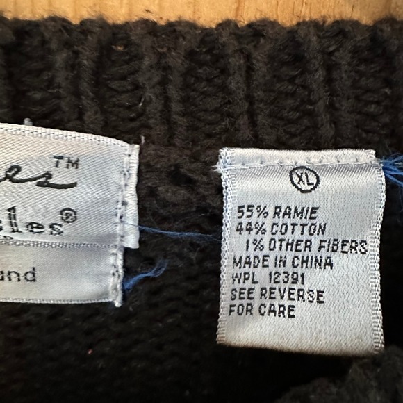 Vintage Signature by Northern Isles Hand Knit Christmas Sweater Size XL - Picture 4 of 8